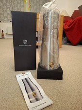 Neue silberne Porsche